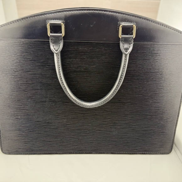 Louis Vuitton Black Riviera with Structured Design and Glossy Finish Leather - Picture 3 of 10